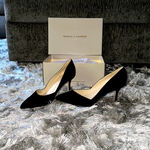 Black suede Marc Fisher heel. Size 8.0 in US women’s